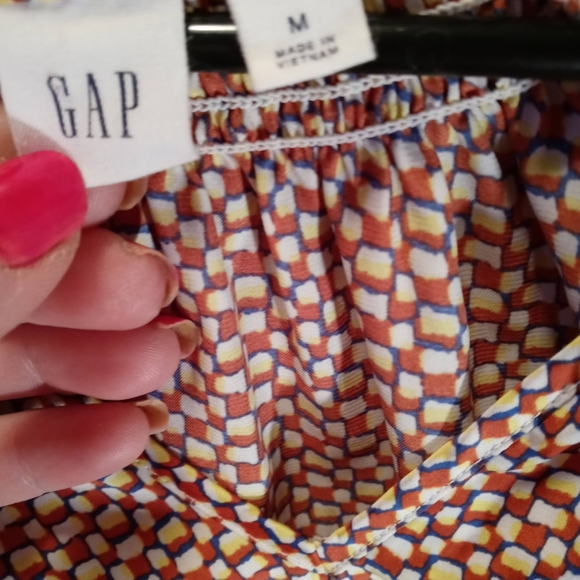 Gap Cool Effect With Burnt Orange Effect - Picture 2 of 5